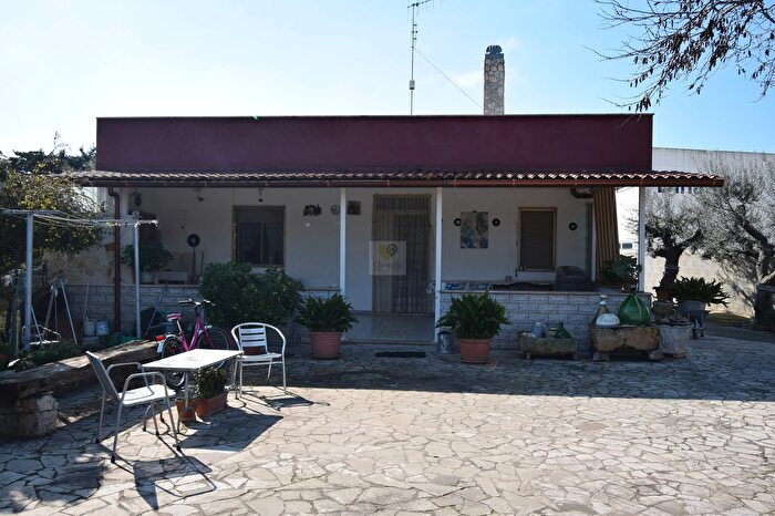 Casa con 5 locali in vendita in Via Oronzo Marangelli, Conversano