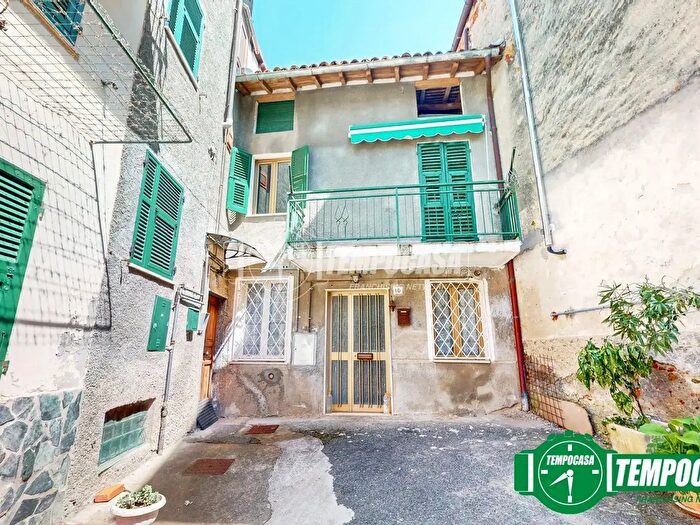 Casa quadrilocale in vendita in Vico Palazzo, Rocca Grimalda