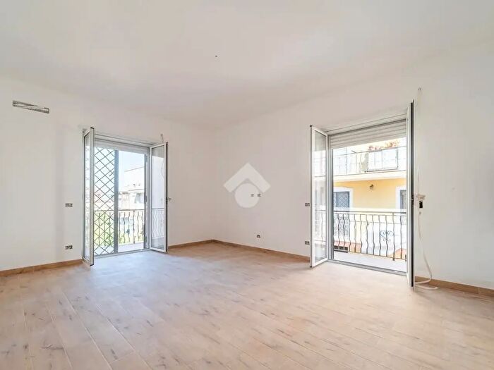 Appartamento bilocale in vendita in Via Placanica, Roma