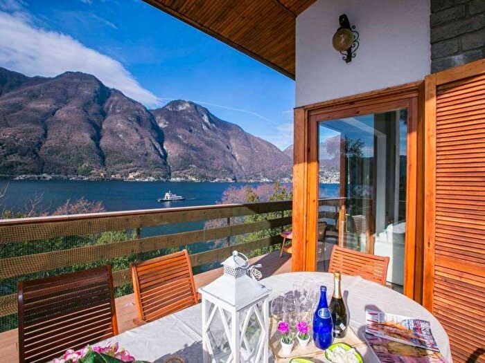 Casa trilocale in affitto in via borgonuovo, Centro, Nesso