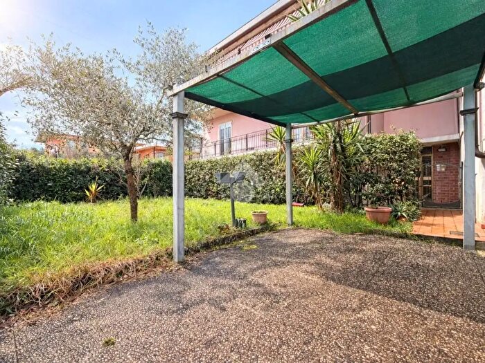 Appartamento quadrilocale in vendita in Via dei Molini, Sarzana