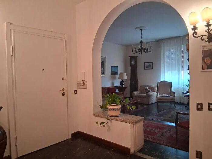 Appartamento con 6 locali in vendita in Arcola
