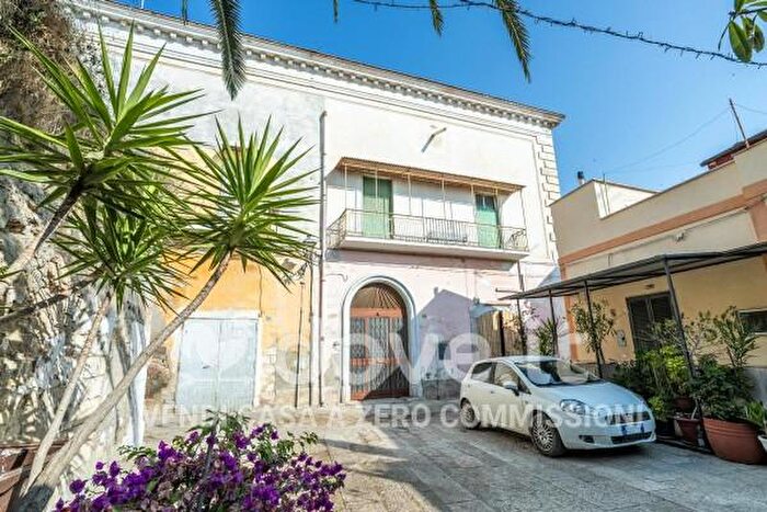 Appartamento con 6 locali in vendita in Via SantAgostino, Cerignola