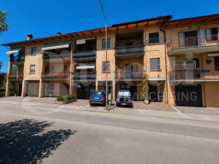 Casa con 8 locali in vendita in Via Acqua Solfurea, Gubbio