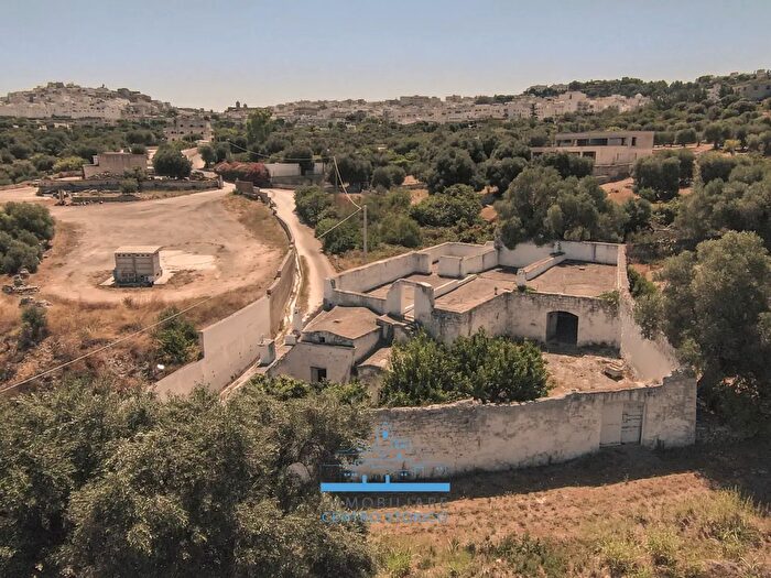 Casa con 10 locali in vendita in Ostuni