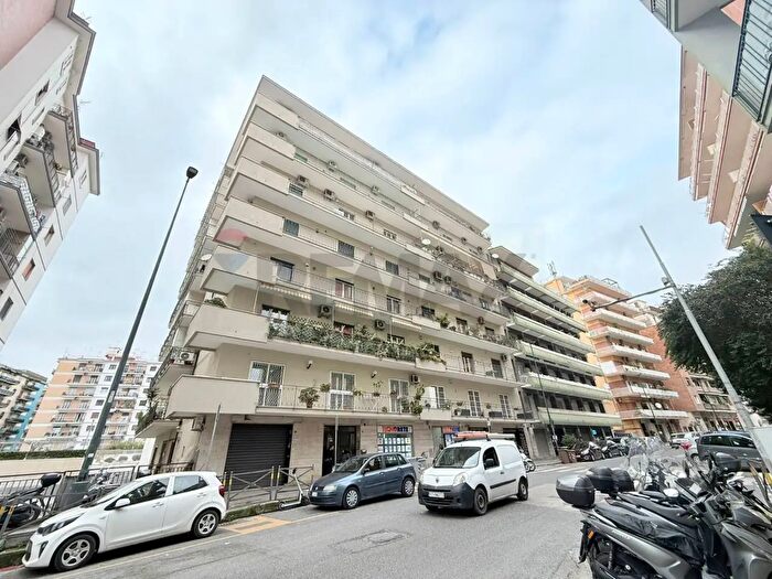 Appartamento quadrilocale in vendita in Via Luigi Caldieri, Napoli