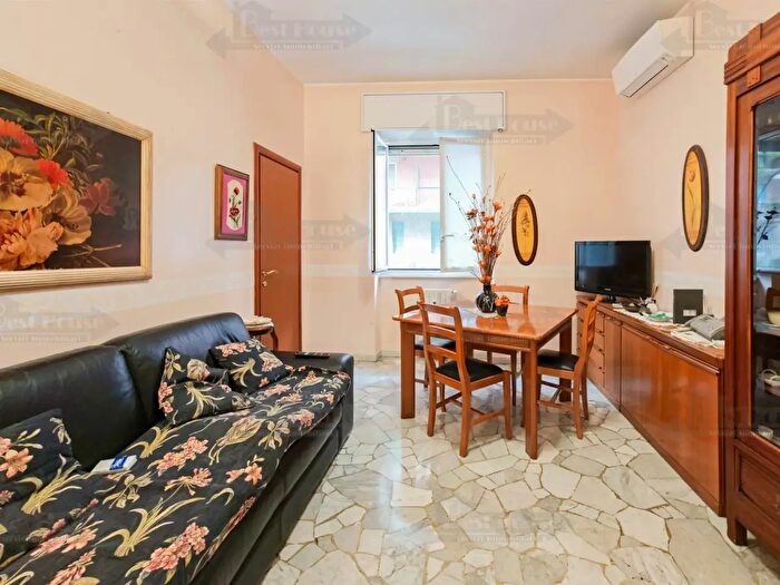 Appartamento trilocale in vendita in Via Tolmezzo, Milano