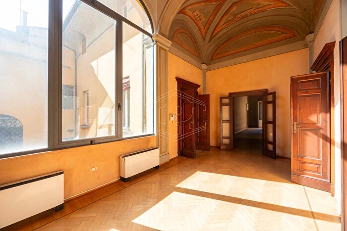 Appartamento con 5 locali in vendita in Strada Maggiore, Bologna