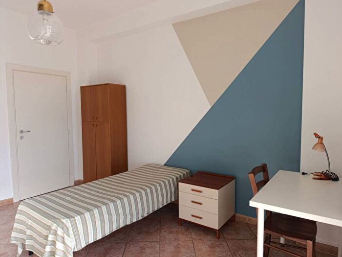 Appartamento quadrilocale in affitto in Via Rimini, Famagosta, Milano