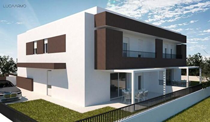 Appartamento quadrilocale in vendita in Piazza Giuseppe Mazzini, Camponogara