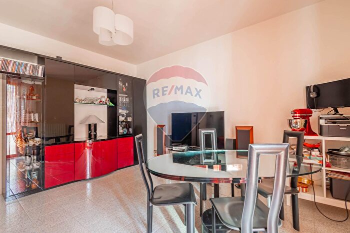 Appartamento trilocale in vendita in Via Raffaele Perrone, Bari