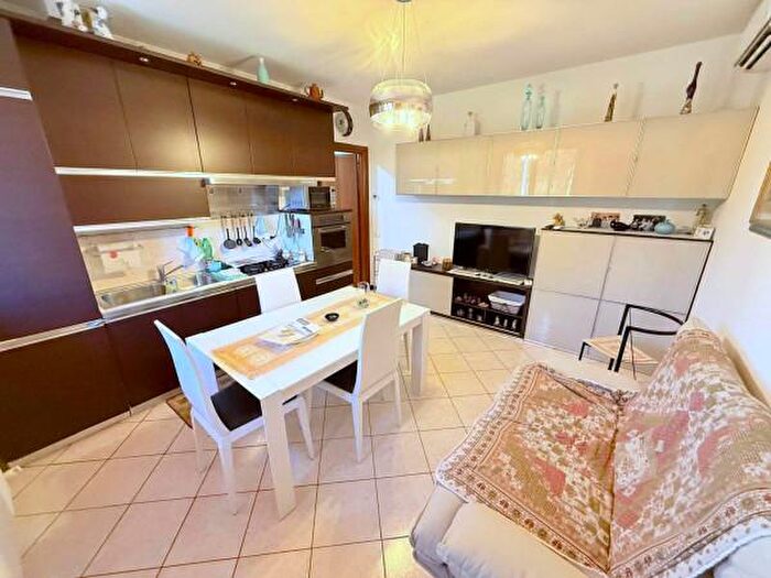 Appartamento trilocale in vendita in Montecalvo In Foglia