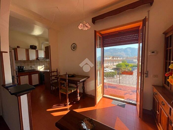 Appartamento trilocale in affitto in Via Carlo D'Aguanno, Centro, Piedimonte San Germano