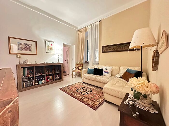 Appartamento con 11 locali in vendita in Genova