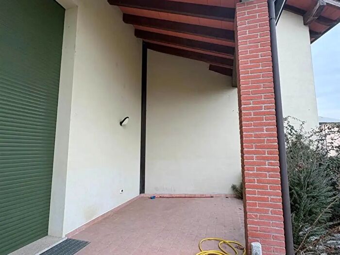 Casa bilocale in vendita in Castelvetro Piacentino