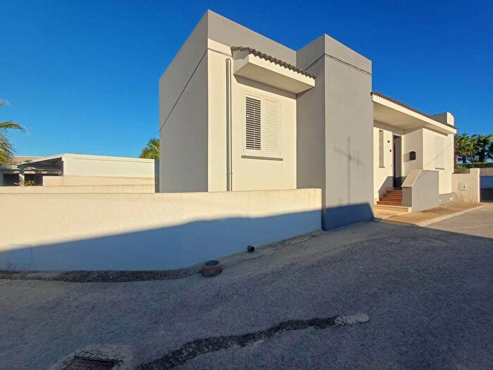 Casa quadrilocale in vendita in Via Leonardo da Vinci, Petrosino