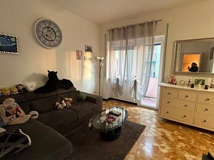 Appartamento trilocale in affitto in Via Giovanni Amarena, San Fruttuoso, Genova