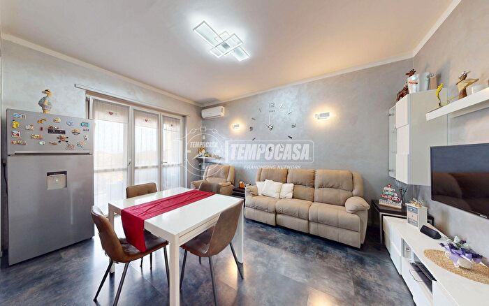 Appartamento trilocale in vendita in Via Madonnina, Caselle Torinese