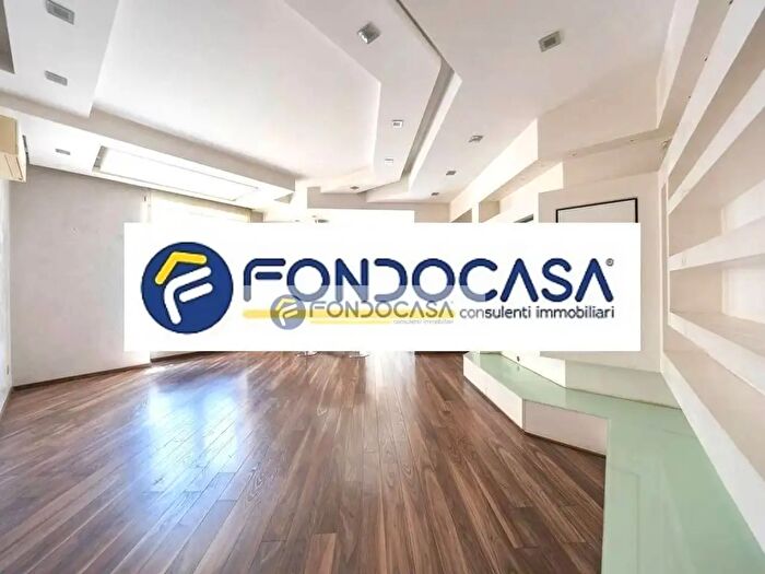 Appartamento trilocale in vendita in Via Pola, Milano