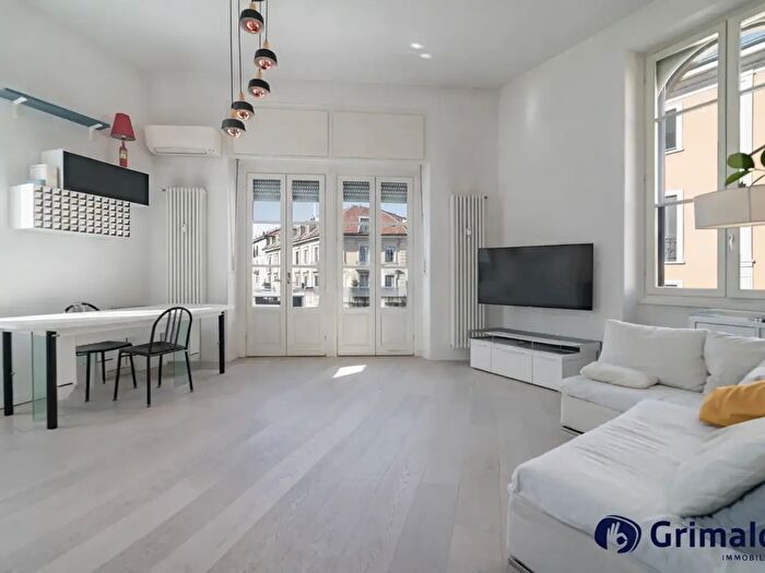 Appartamento trilocale in vendita in Via Lomazzo, Milano
