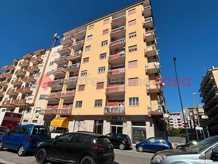 Appartamento quadrilocale in affitto in Via Dante Alighieri, Taranto