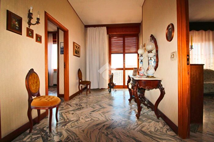 Appartamento quadrilocale in vendita in Via IV Novembre, Lucera