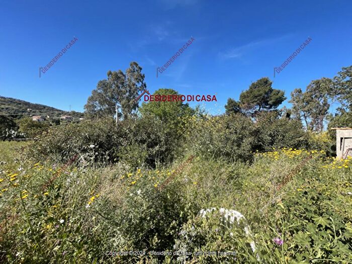 Casa trilocale in vendita in Via Rapputi Lascari Pa Italia, Lascari