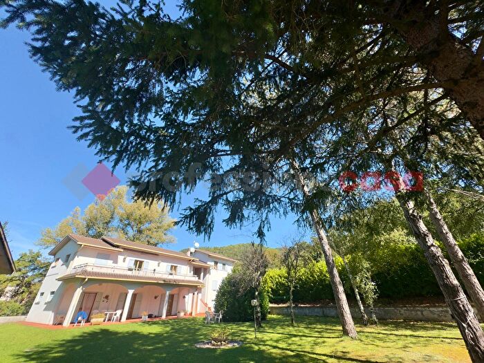 Appartamento con 7 locali in vendita in Via Turanense, Belmonte In Sabina