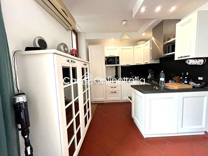 Appartamento quadrilocale in vendita in Via del Seminario, Prato