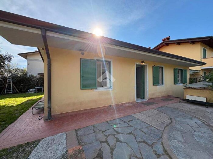 Appartamento trilocale in affitto in Via Rinchiostra, Rinchiostra Quercioli, Massa