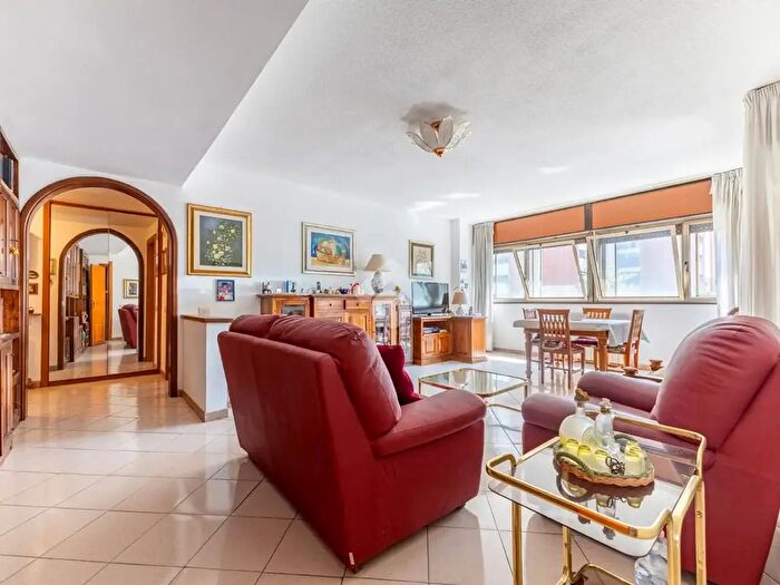 Appartamento quadrilocale in vendita in Via Valentino Mazzola, Roma