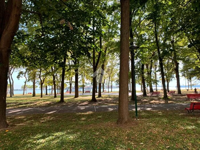 Appartamento quadrilocale in vendita in Viale Vittorio Veneto, Venezia