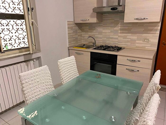 Appartamento bilocale in affitto in Gradini Nobile, Piazza Amedeo Parco Margherita, Napoli