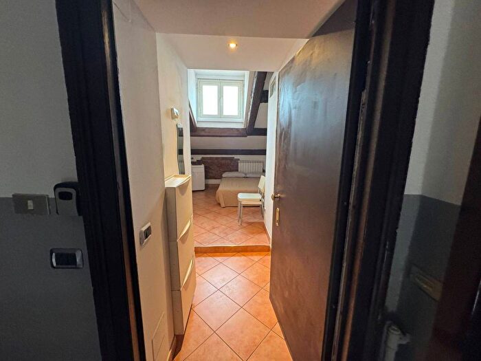 Casa monolocale in affitto in Via Rovereto, Rovereto, Milano
