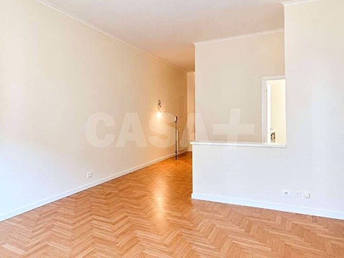 Appartamento trilocale in affitto in VIA SAN MARCO, Turati, Milano