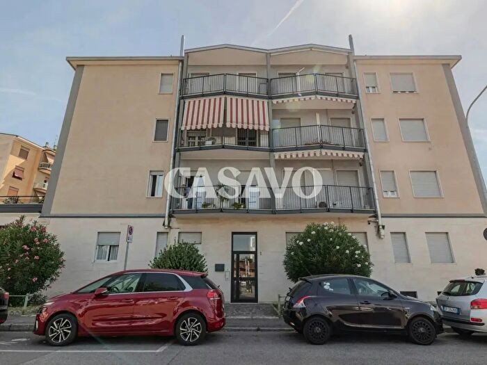 Appartamento bilocale in vendita in Via Zara, Rho