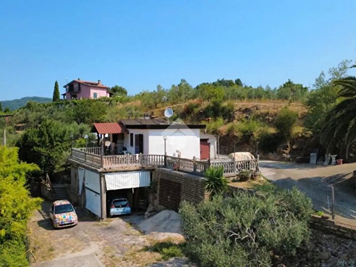 Casa trilocale in vendita in Viale S Vito Romano, Genazzano