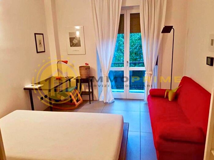 Appartamento trilocale in affitto in Piazza Napoli, Solari, Milano