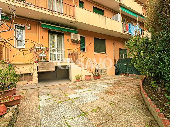 Appartamento bilocale in vendita in Via Tortona, Genova