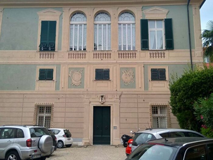 Appartamento quadrilocale in affitto in Via San Nazaro, Albaro, Genova