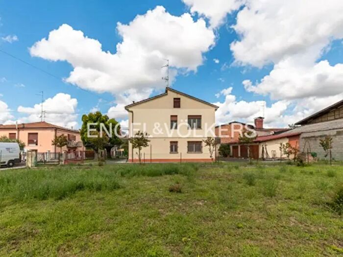 Casa con 6 locali in vendita in Via Lazzaro Spallanzani, Cento