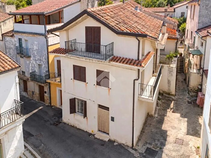 Casa quadrilocale in vendita in Via degli Artigiani, Ortona