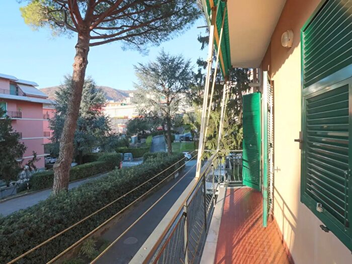 Appartamento con 6 locali in vendita in Via San Felice a, Genova