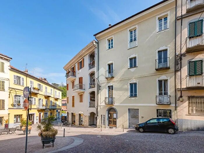 Appartamento con 5 locali in vendita in Piazza Gioberti, Ivrea