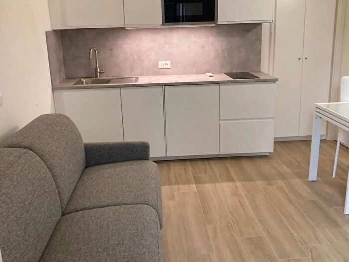 Appartamento monolocale in affitto in Via Lazzaro Palazzi, Porta Venezia, Milano