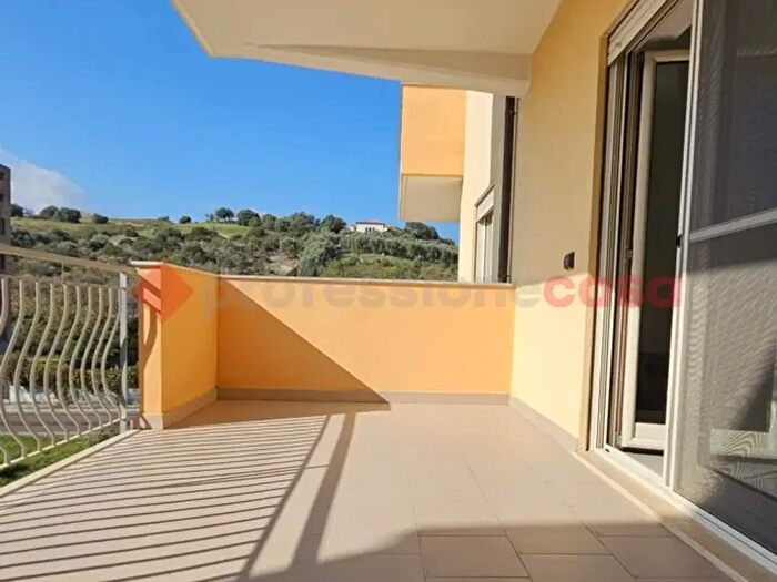 Appartamento con 5 locali in vendita in Via Donatori di Sangue, Soverato