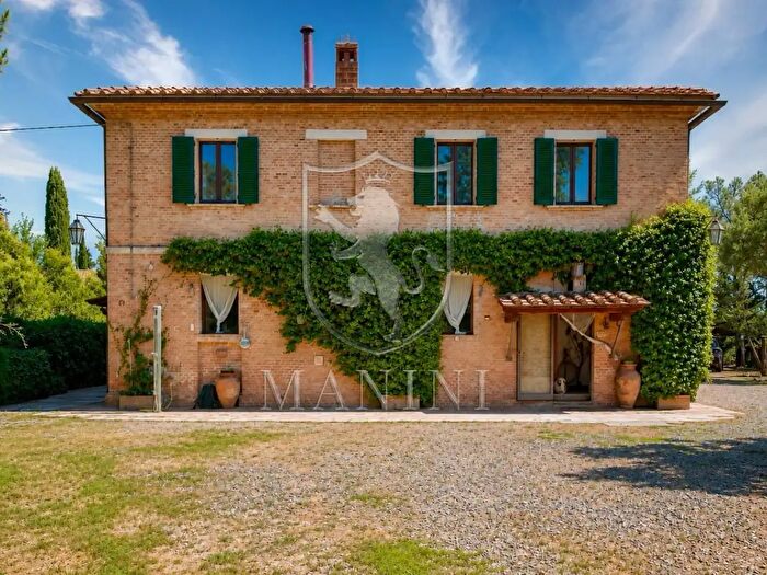 Casa con 12 locali in vendita in Via delle Crete Asciano, Asciano