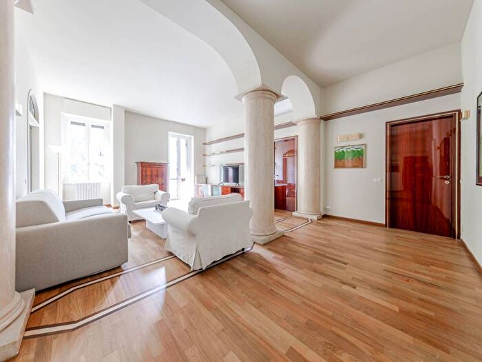 Appartamento trilocale in affitto in Via Anfiteatro, Lanza, Milano