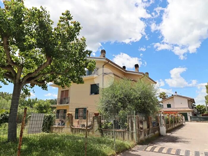 Appartamento quadrilocale in vendita in Via Mantova, Giulianova