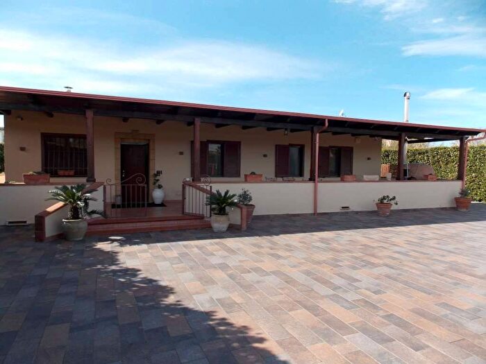 Casa con 5 locali in affitto in Via Giulio Cesare, Centro, Bacoli